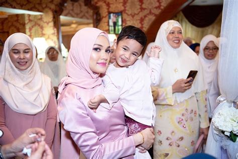 Syamsulyusof #satukalimah #universalmusicmalaysia stream satu kalimah on digital streaming platforms FOTO "Anak Artis Paling Cantik!"-Aqiqah Anak Syamsul ...