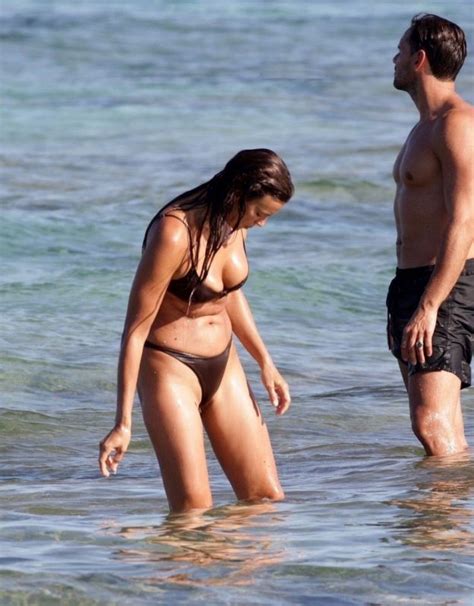 Irina Shayk Showed Her Nipples On The Beach In Ibiza 31 Photos The