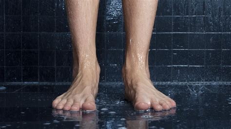 Urogynaecologist Dr Teresa Irwin Warns People To Stop Peeing In Shower Au — Australia