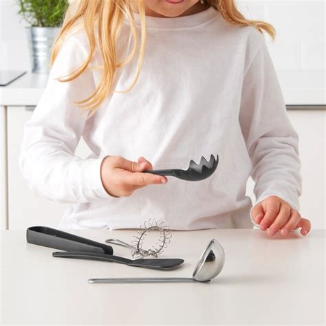 Trucos ikea juguetes didacticos para niños cocinas infantiles habitaciones infantiles cocina ikea habitaciones para niños pequeños reciclar juegos proyectos. DUKTIG Utensilios cocina niño 5p, multicolor - IKEA