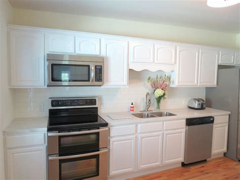 This article focuses on the best white wall paint colors for interiors. Easy Kitchen Updates - Traditional - Kitchen - Charleston - by Jennifer Latimer & Gilded Mint