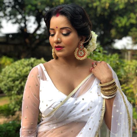 There are many hot beauties in hollywood. Bhojpuri Monalisa Hot Images New Full HD Pictures