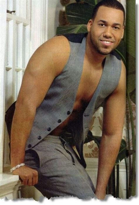 Romeo Santos Sexy Fine Black Men Romeo Santos Favorite Celebrities Celebs Famous Latinos