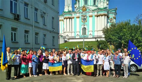 Привітання з днем незалежності україни у прозі. Привітання з Днем Державного Прапора та Днем Незалежності ...