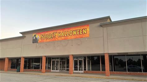 Spirit Halloween Signed Up At The Old Big Lots Building At Bardstown In Louisville Kentucky
