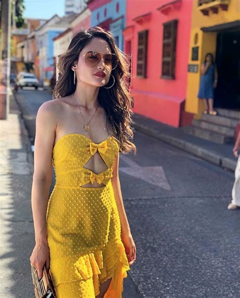 Foto vulgar cinta laura bersama frank. Cinta Laura di 2019: Puteri Indonesia, Foto Vulgar dan ...