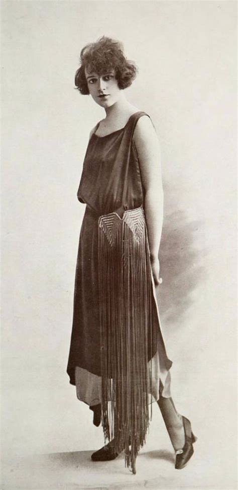 Fashion In The Roaring Twenties 36 Gorgeous Vintage Photos Of Women In