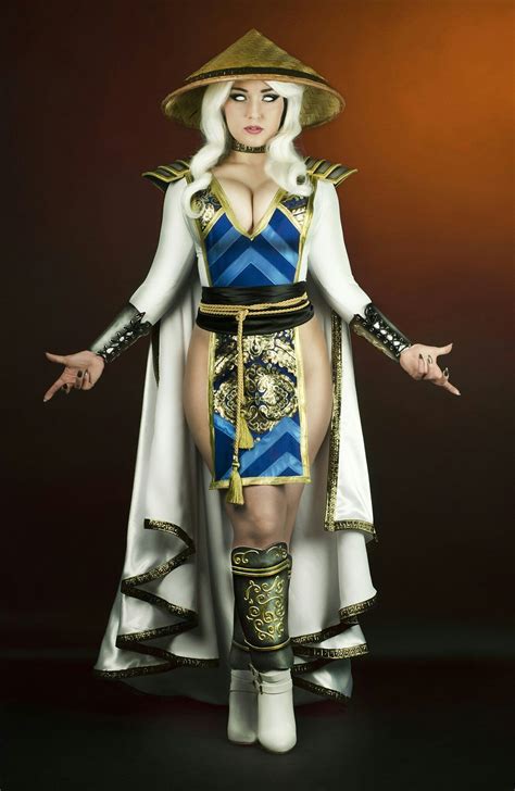Pin By Lawrence German On Mortal Combat Cosplay Cosplay Woman Mortal Kombat Cosplay Cosplay