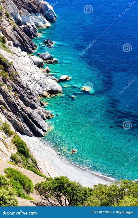 A Praia Punta Nera Do Ver O Na Ilha De Elba Em It Lia Foto De Stock Imagem De Destino C U