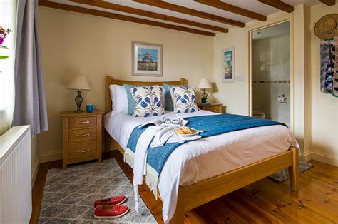 These units are situated at the quiet end of our resort, near the beach volleyball and the tennis courts. Rafters Holiday Cottage | Self Catering Cottage in ...
