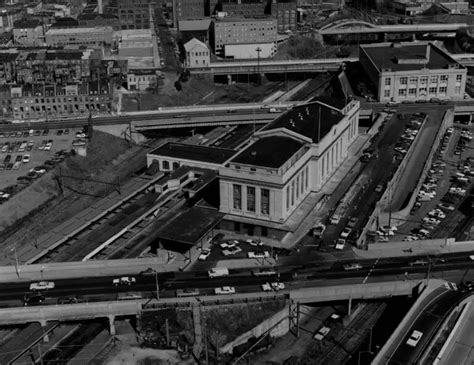 A Glimpse Of Baltimore Penn Station In 1977 Through Photos Ghosts Of