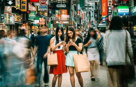 Clases de español y de bailes latinos, y una fiesta con juegos típicos y . Cómo Japón está reinventando los hoteles - Ecomex360 ...