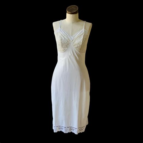 Vintage Hollywood Vassarette 50s Slip Nightie Lace Iv Gem