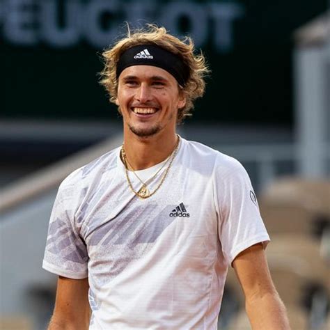 Es hat schon vorher gekriselt, weil wir verschiedene ansichten vom zu alexander zverev habe sie seit august keinen kontakt. Alexander Zverev: Baby mit Ex-"GNTM"-Model Brenda Patea ...