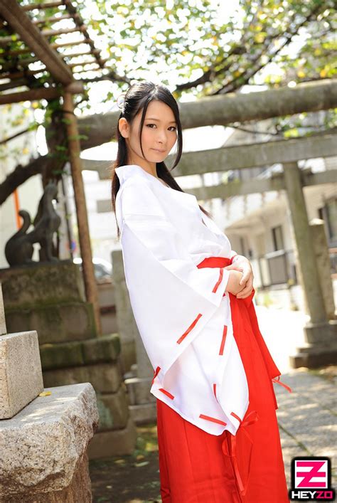 Japanese Girls Ako Nishino Shrine Maiden