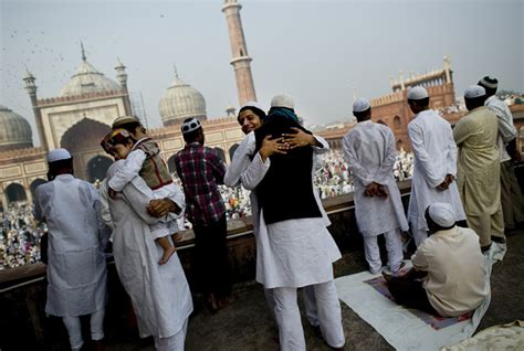 Eid Ul Fitr 2014 To Be Celebrated Across Pakistan Tomorrow