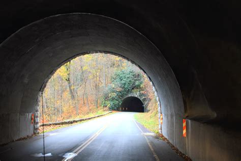 Bridgehunter.com | Twin Tunnels (S)