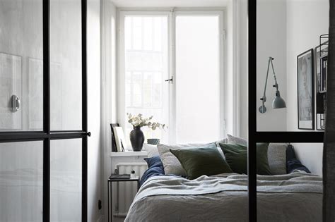 Multiple people may share the room, or it may just choose a partition that is tall enough to suit your needs. Bedroom behind a glass partition - COCO LAPINE DESIGNCOCO ...