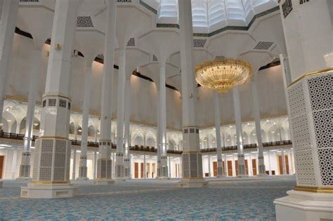 الجزائر تفتتح ثالث أكبر مسجد في العالم مركز الاعلام الدولي