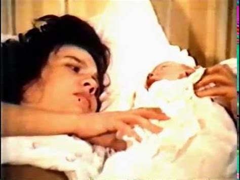 In this moviescene the brave actress lili monori give birth her son front of the camera!its very rare in the film history! Real childbirth scene in a movie: Nine months - YouTube