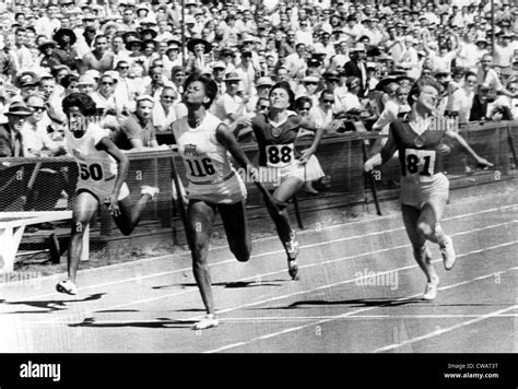 Wilma Rudolph Winning The Women S 100 Meter Dash Center Left Edith Mcguire Left Galina