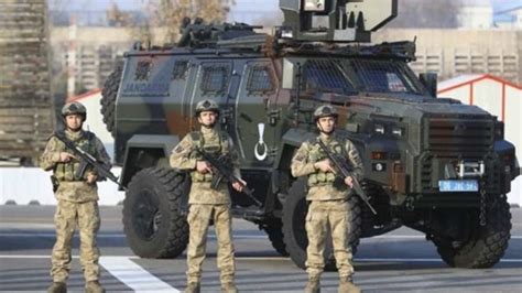 İşte yeni jandarma bröveleri ve anlamları. Jandarma'nın yeni kıyafetleri görücüye çıktı! - Güncel ...