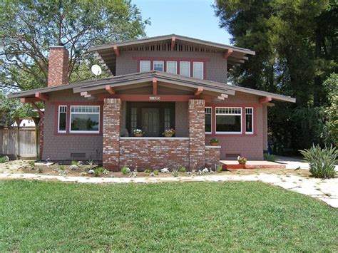 This craftsman house design gives you a finished walkout basement that makes the most of your when you think about craftsman house plans, do you picture something this open and relaxing? 1913 Craftsman Bungalow in Van Nuys, California - OldHouses.com