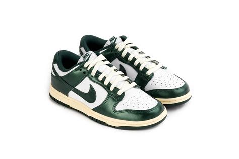 【スニダンに】 Nike Dunk Low Vintage Green ヴィンテージ グリーン ホワイト