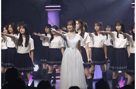 乃木坂46・鈴木絢音が卒業セレモニー！同期の堀未央奈らサプライズ登場 Rbb Today