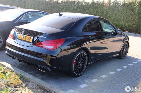 Its exterior conveys pure driving pleasure even when stationary. Mercedes-Benz CLA 45 AMG C117 - 2 april 2014 - Autogespot