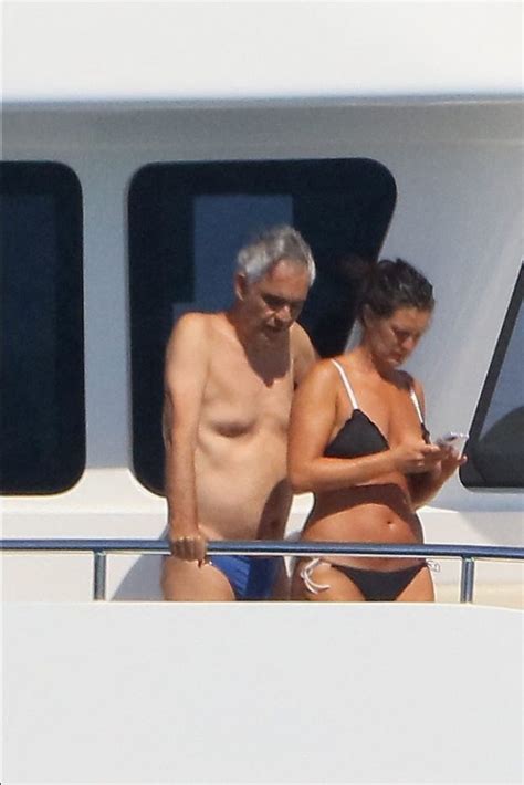 Jennifer Lopez In Swimsuit At A Yacht In St Tropez My XXX Hot Girl
