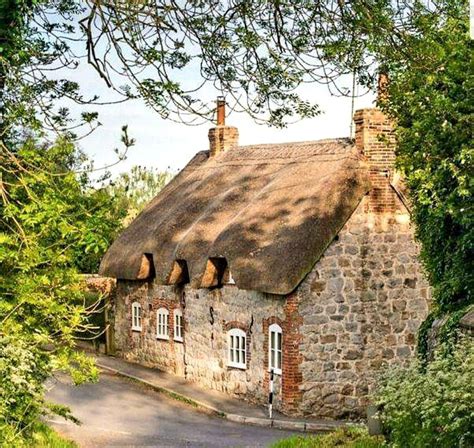 Pin By Sherrylovinglife On Thatched Roof Homes Dream Cottage