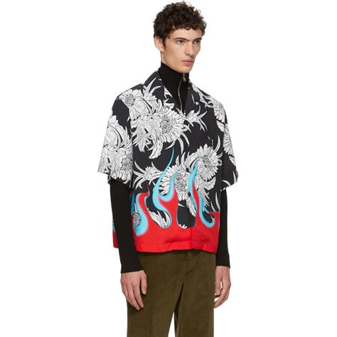 We offer quality styles at the best price and in a sustainable way. Prada Cotton Flames Hawaiian Bowling Shirt In Black for ...
