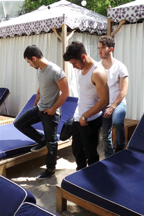 The Jonas Blog Jonas Brothers Hacen Una Nueva Sesión De Fotos