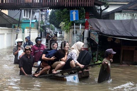 Berita terbaru hari ini ~ 25 maret 2021 ~ info viral terkini jokowi #1 fraksi tv merupakan channel yang. SamBung Cerita: Hari ini Jakarta Banjir, Melanda secara Merata