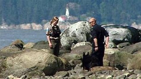 Mans Body Found Floating Off Vancouvers Wreck Beach Cbc News