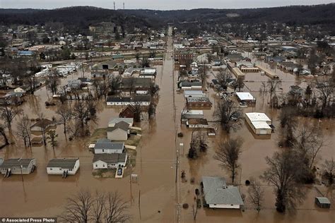 Historic Mississippi Flooding Threatens 17 Million People Levees Burst