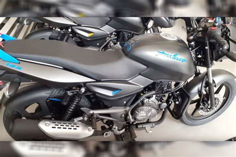 The high price is due to import duty. Bajaj ने उतारी Pulsar 125 Neon, जानें कीमत और बाइक के ...