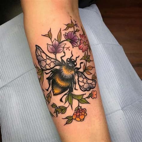 21 Cute Bumble Bee Tattoo Ideas For Girls Bumble Bee