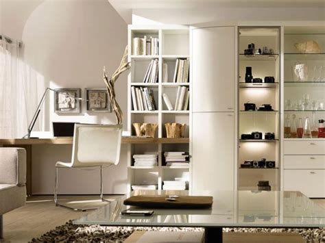 Installer un bureau dans le salon n'est pas impossible, grâce à quelques astuces, vous allez pouvoir l'aménager sans pour autant encombrer la pièce. Aménager un coin bureau dans son salon | Contemporary home ...