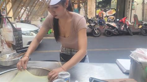 The Most Popular Roti Ladys The Best Thai Pancakes In Bangkokthialand Thai Food Youtube