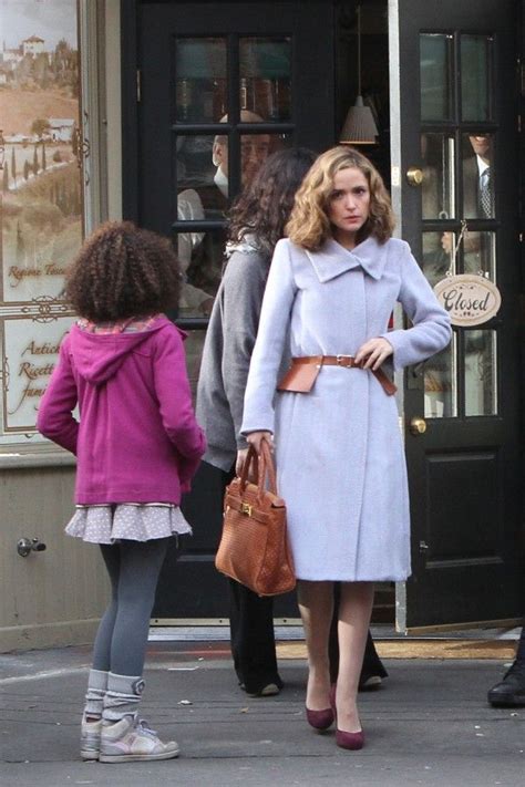 Rose Byrne As Grace Farrell And Quvenzhané Wallis As Annie Rose Byrne