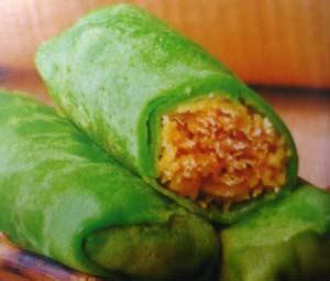 Pasalnya dadar gulung merupakan makanan tradisional dan cukup merakyat. Amar'lubai "Kajian Lubai" : Resep Dadar Gulung jajanan pasar