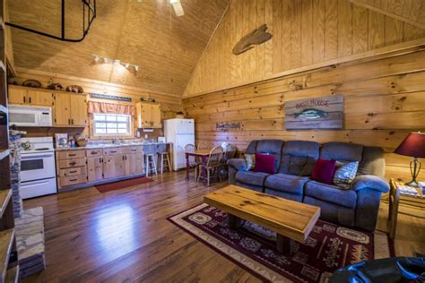 Or dine al fresco using our outdoor fireplace. Bass Cabins - Mentone Rental Cabins