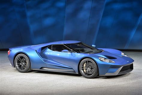 A total of 1350 of the gorgeous new ford gt will be built over a six year period beginning in 2017. Ford GT concept unveiled at the Detroit Auto Show ...