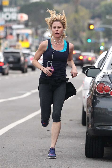 Julie Bowen In Tights Jogging In Sherman Oaks 01 Gotceleb