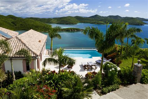 November in the Caribbean: Weather and Event Guide