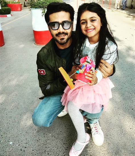 Madiha naqvi left the geo tv and moved to bol tv which made doodh pati aur khabar on there are millions of pakistani and foreign fans of beautiful madiha naqvi who are happy to see their. Latest Pictures of Actor Ali Abbas With His Wife And Kids ...