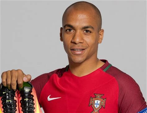 €4.00m * jan 3, 2000 in são joão da madeira, portugal Joao_Mario - BOM DIA Luxemburgo