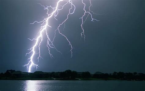 Lightning Bolt Photograph By Jim Reed Photographyscience Photo Library